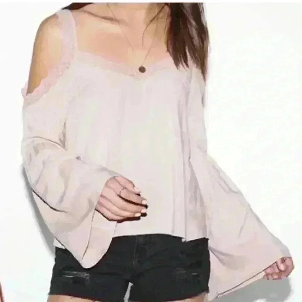 kendall & kylie rose colored  cold shoulder crop top